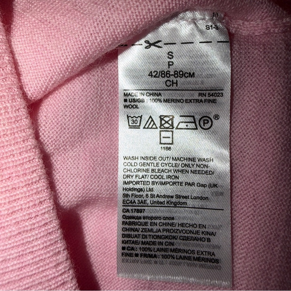 Banana Republic Soft Pink V-Neck Sweater Size Small - Picture 6 of 7
